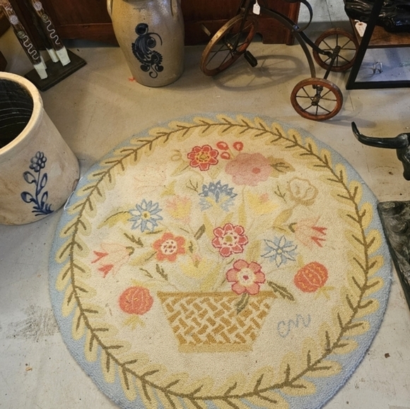 Vintage round floral Claire Murray rug - Picture 2 of 4